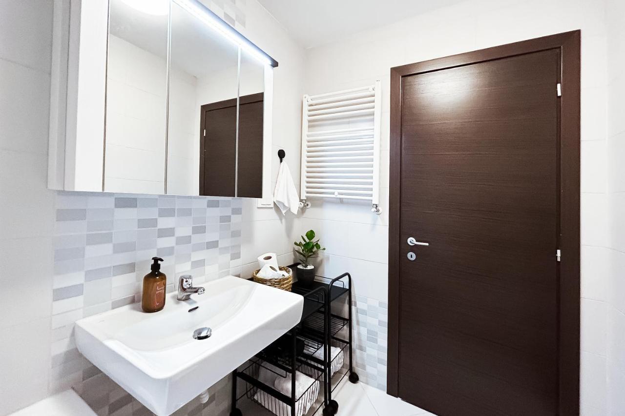 Downtown D21 Apartment บูคาเรสต์ ภายนอก รูปภาพ